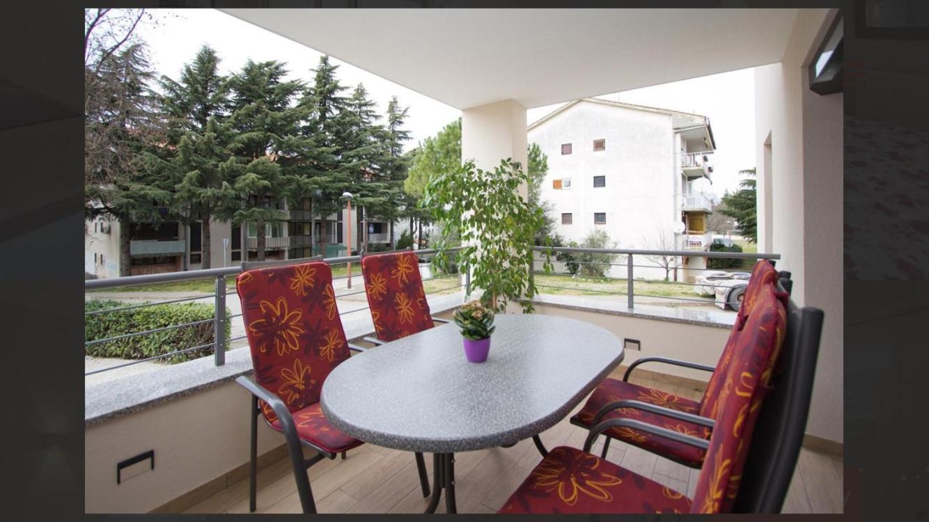 Adria Apartments Πόρετς Εξωτερικό φωτογραφία